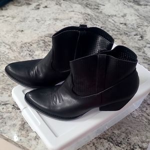 Very Volatile perforated western booties